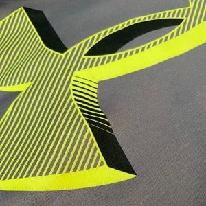 Under Armour Hoodie - Large